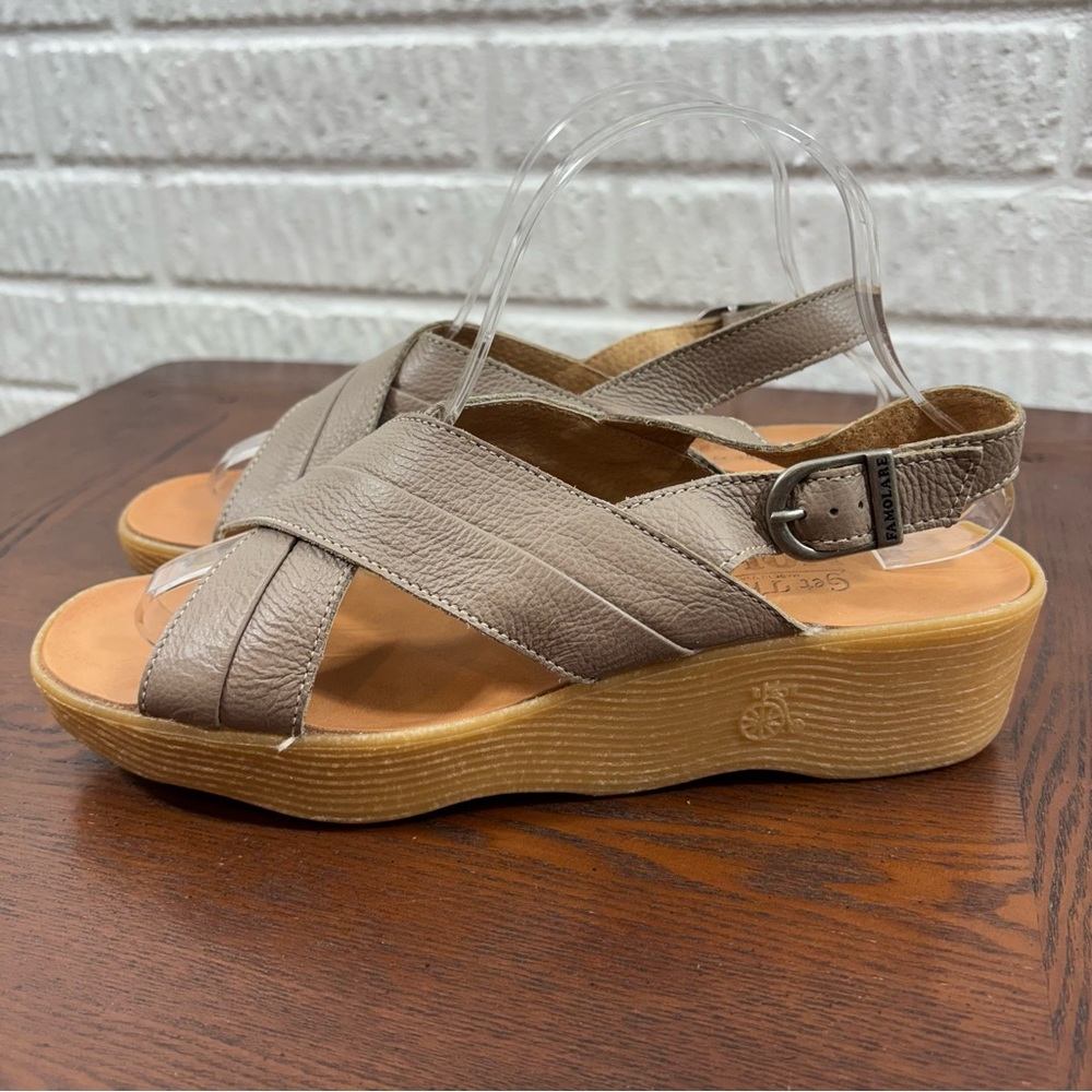 Stylish Women's Sandals in Tan Leather